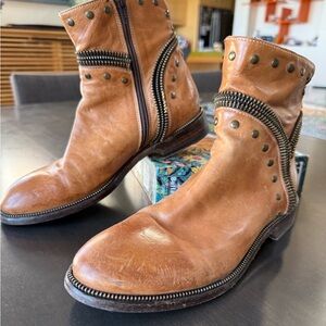 Bed Stu Tan Leather Zip-Stud Ankle Boots